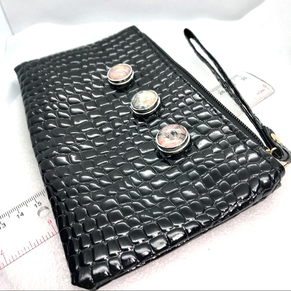 Clutch purse wristlet with 3 Handmade 20mmSnaps